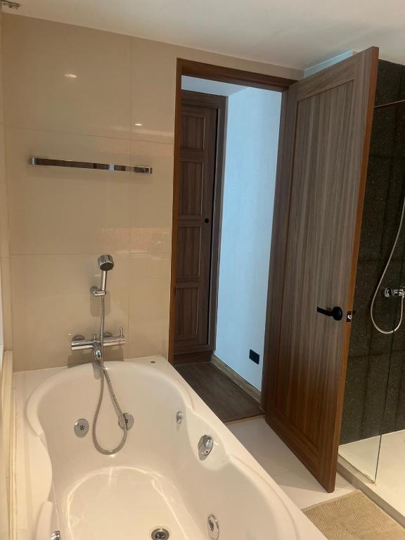 Stylish Apartment in Sukhumvit photo 3