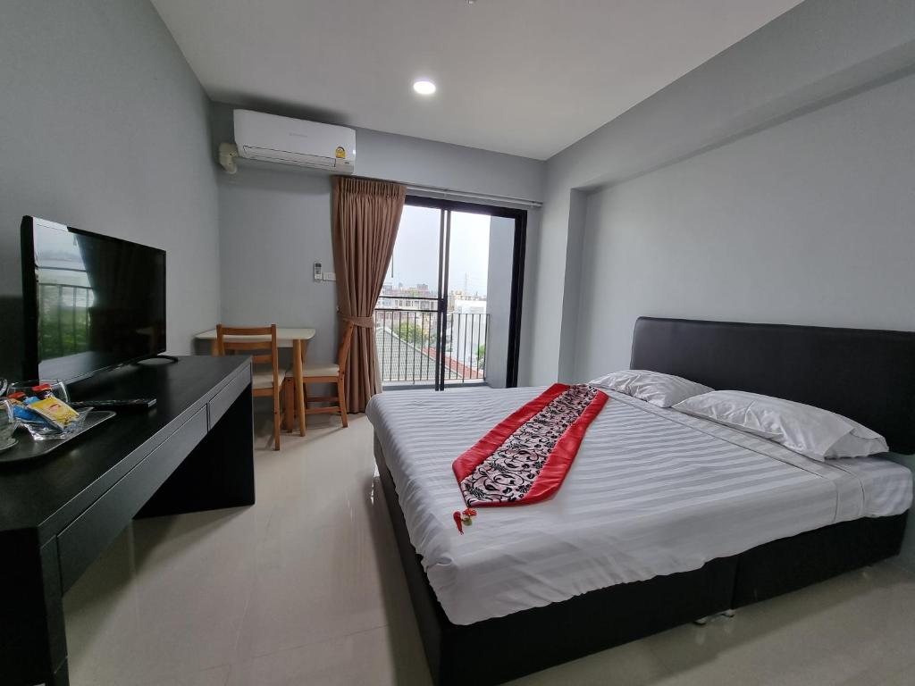 Tiara Place — photo 1