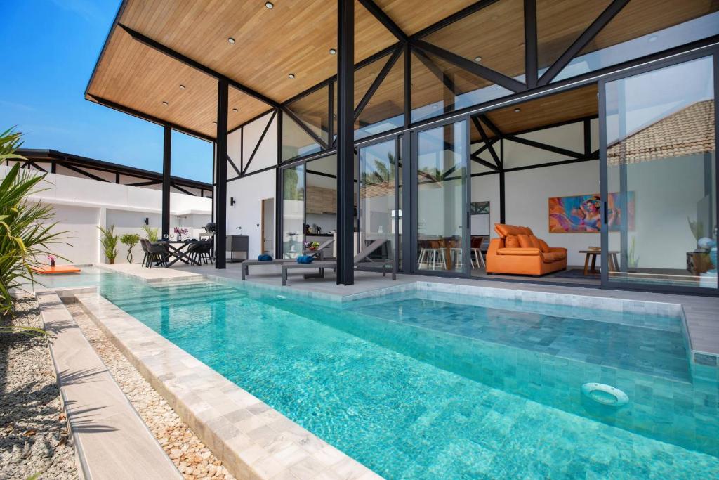 Trendy & New 19m Oxygen Pool Villa Sunset Garden 10 in Rawai — photo 1
