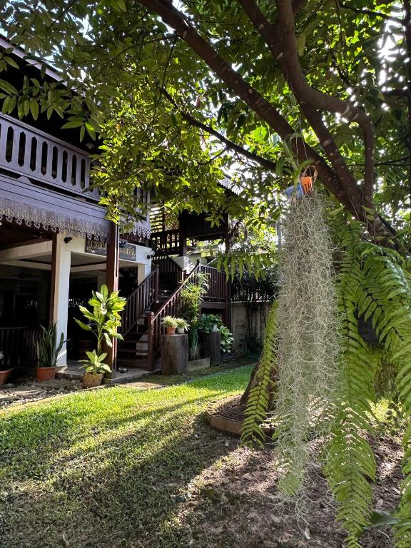 SJ house Unique wood Thai style — photo 1