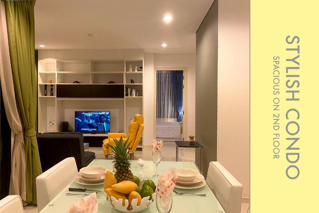 Stylish Condo w. Pool View 2F — photo 1