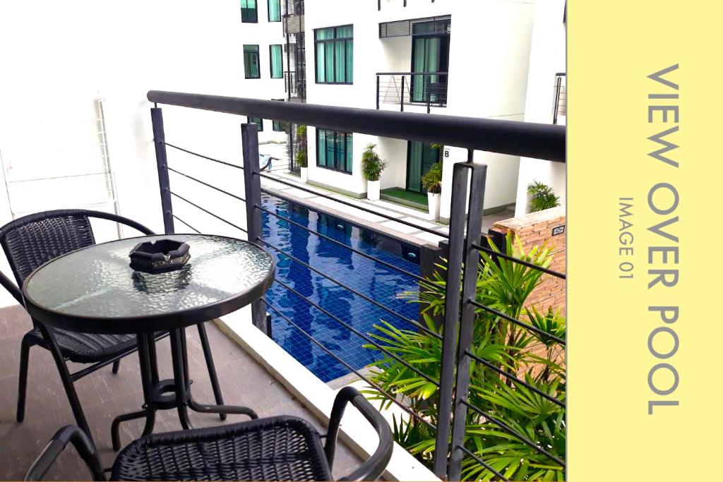Stylish Condo w. Pool View 2F photo 2