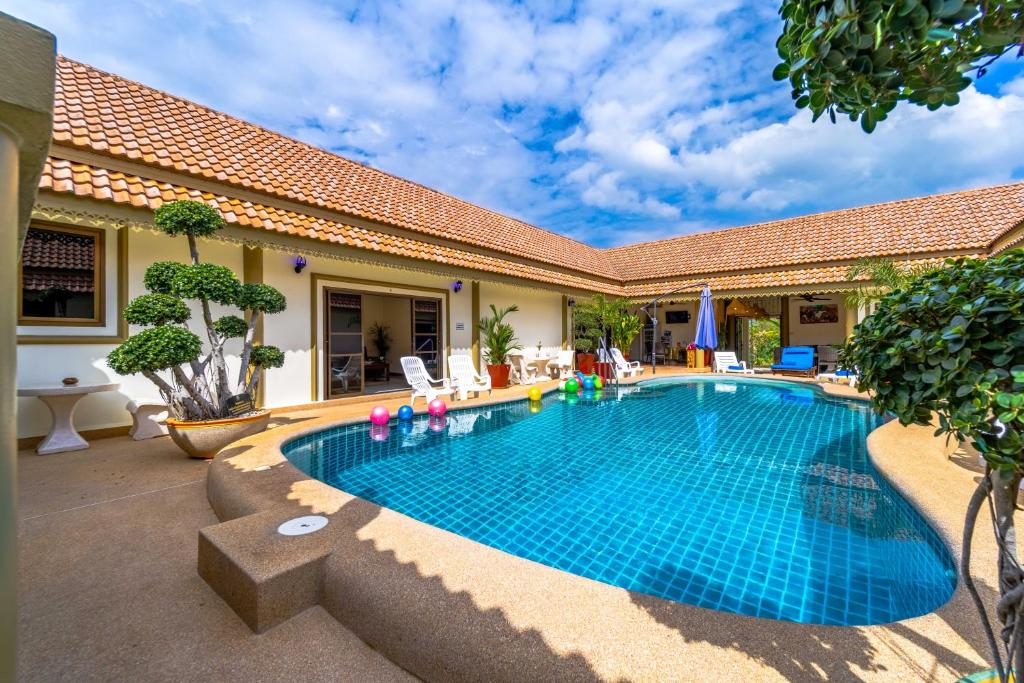 Siam Court Hotel and Resort photo 3