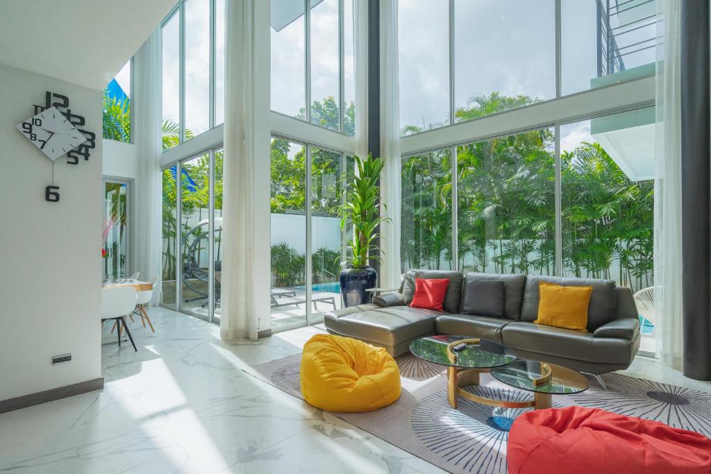 Spacious 4BR Pool Villa at Grand View in Bangtao — photo 1