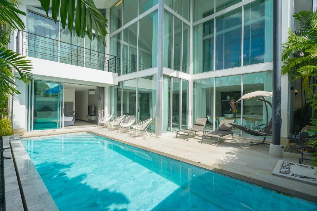 Spacious 4BR Pool Villa at Grand View in Bangtao photo 3