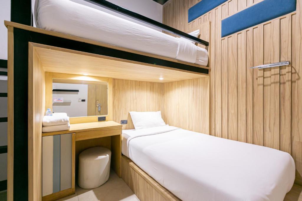 The Bedrooms Hostel Pattaya photo 2