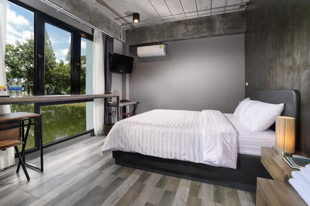 The Nichehome Waterside Living photo 2
