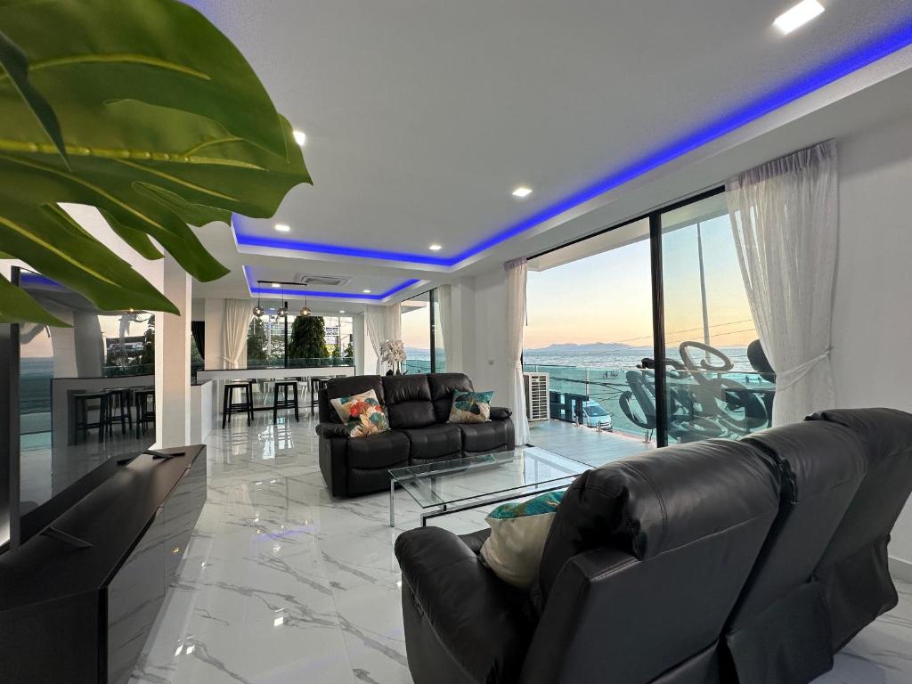STUNNING BEACHFRONT VIEW LUXURIOUS Apartment 20 photo 3