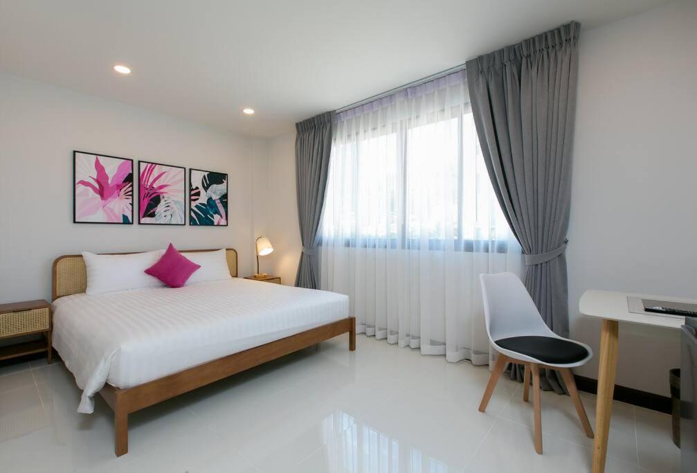 Wow Academy & Stay Soi Tai-Aed 3A photo 2