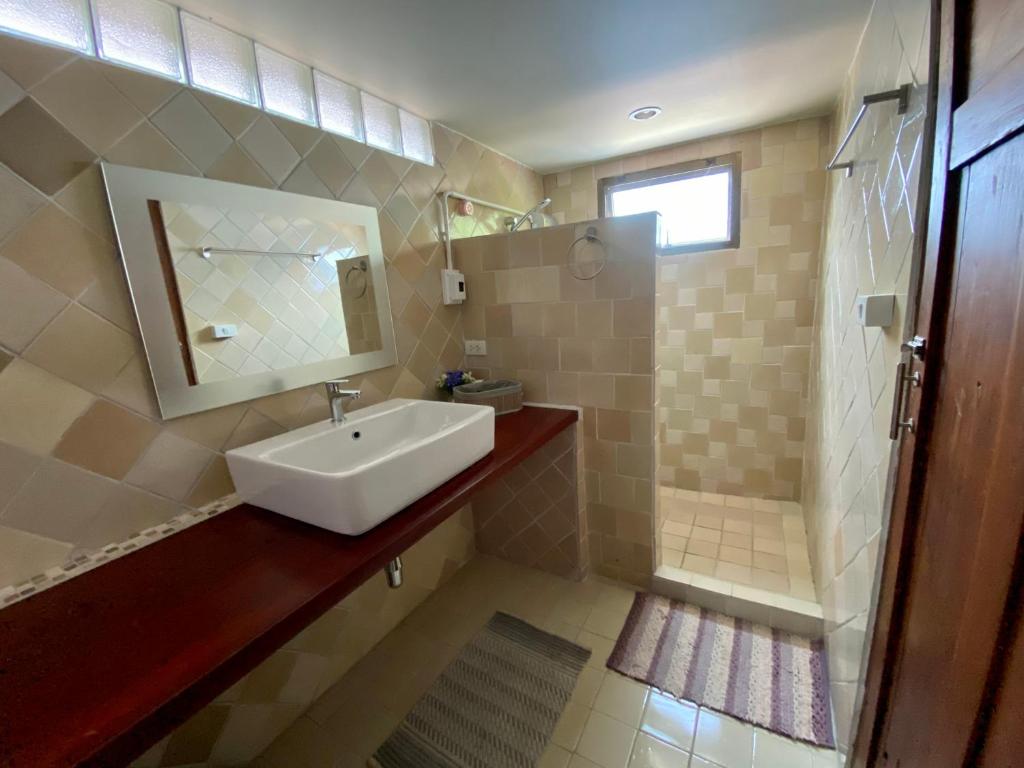 Tha Ma-O Bouteak homestay - ท่ามะโอบูทีคโฮมสเตย์ - pet friendly photo 3