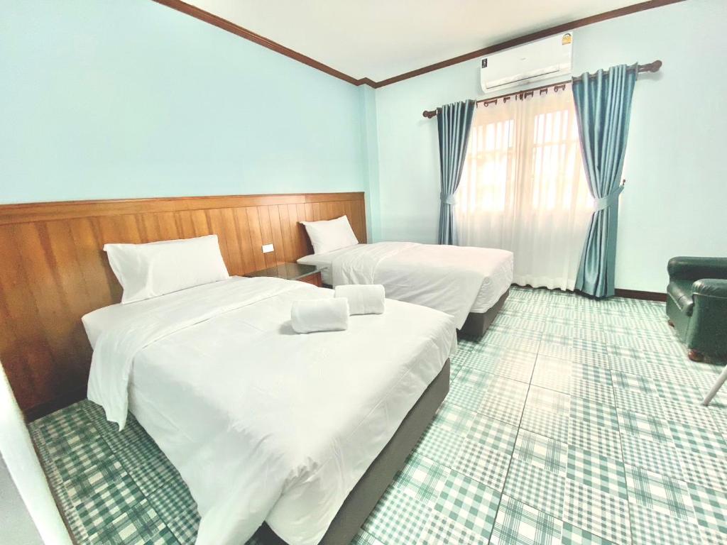 Chainatgrand Hotel photo 2