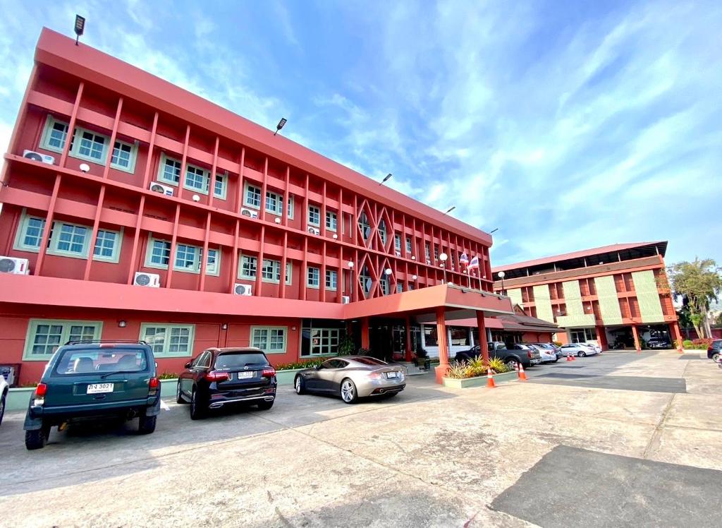 Chainatgrand Hotel photo 3