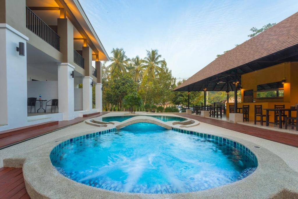 The Retreat Khaolak Resort - SHA Extra Plus photo 2