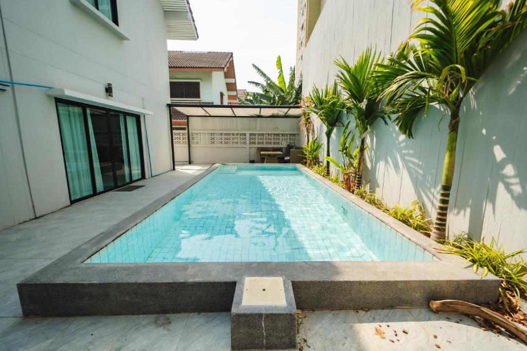 Tagvilla Bongkot Pool Villa in Pattaya 4 Bedroom — photo 1