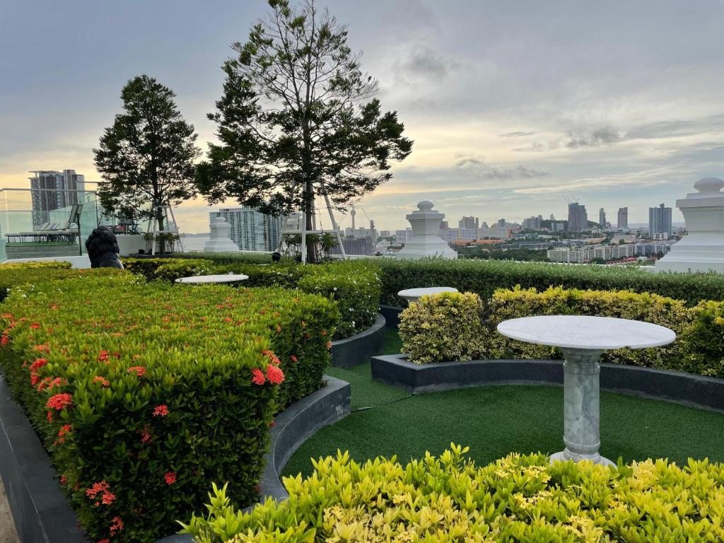 The Empire Tower Pattaya photo 3
