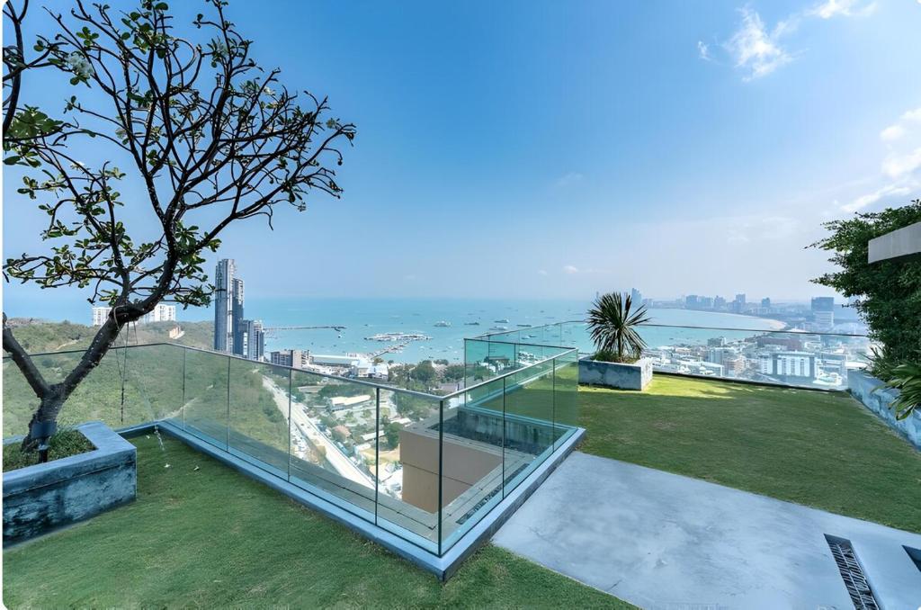 Sea View Condo Unixx Near Walking Street — photo 1