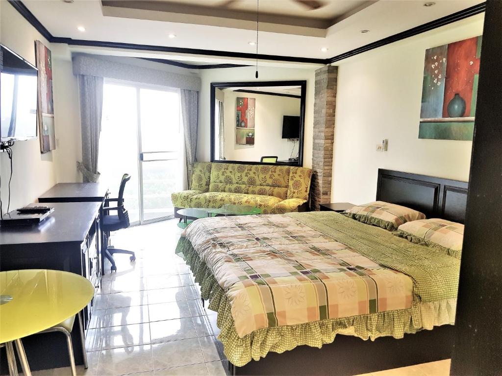 Sea view studio apartment Jomtien beach condominium A3 photo 2