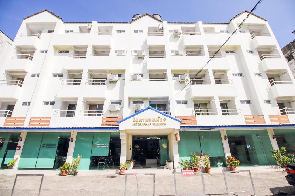 SLT Apartment Bangkok — photo 1
