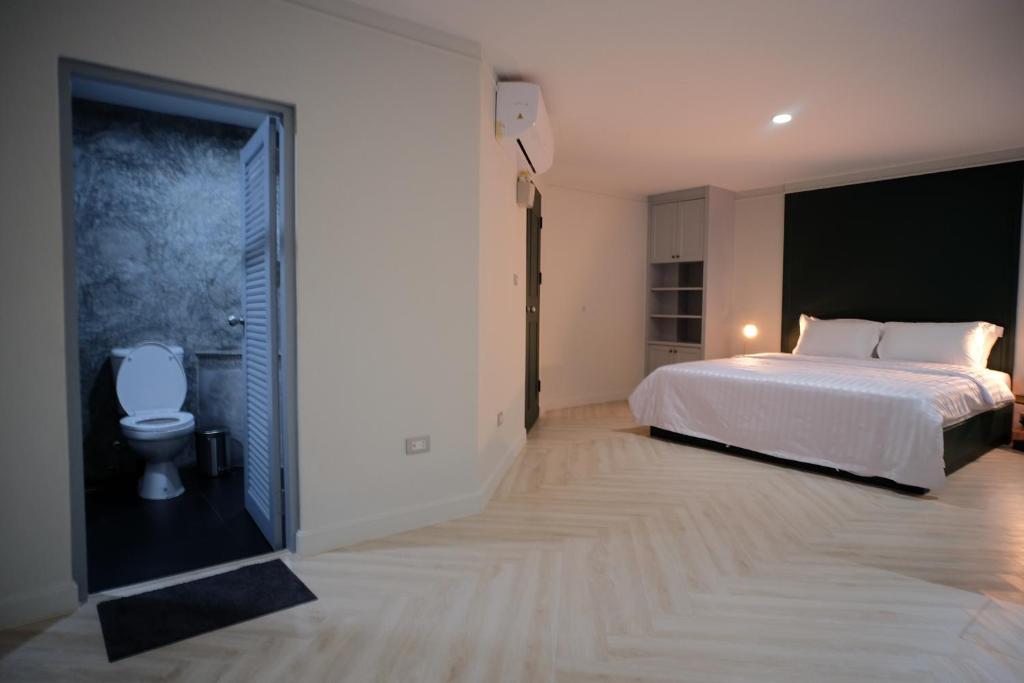 Baan Khun Pra Duplex Rm3 Bangkok photo 2