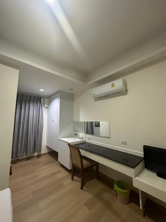 Royal Garden Home Hotel photo 3