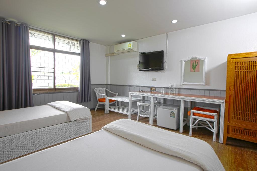 The Mercy Hotel photo 2