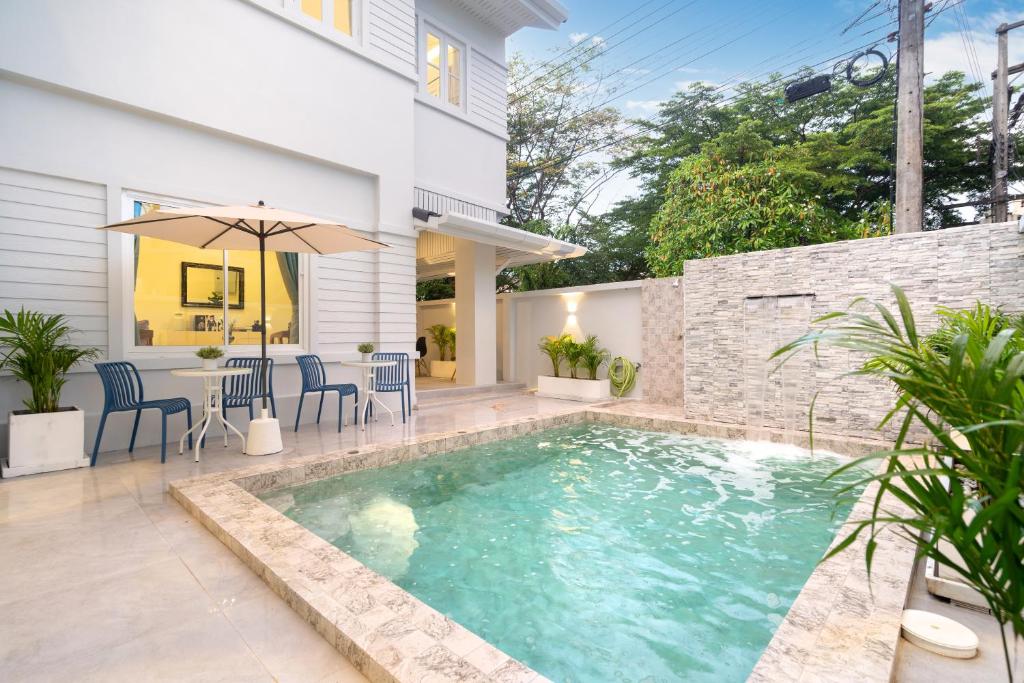 Seven Heaven Patong Villa — photo 1