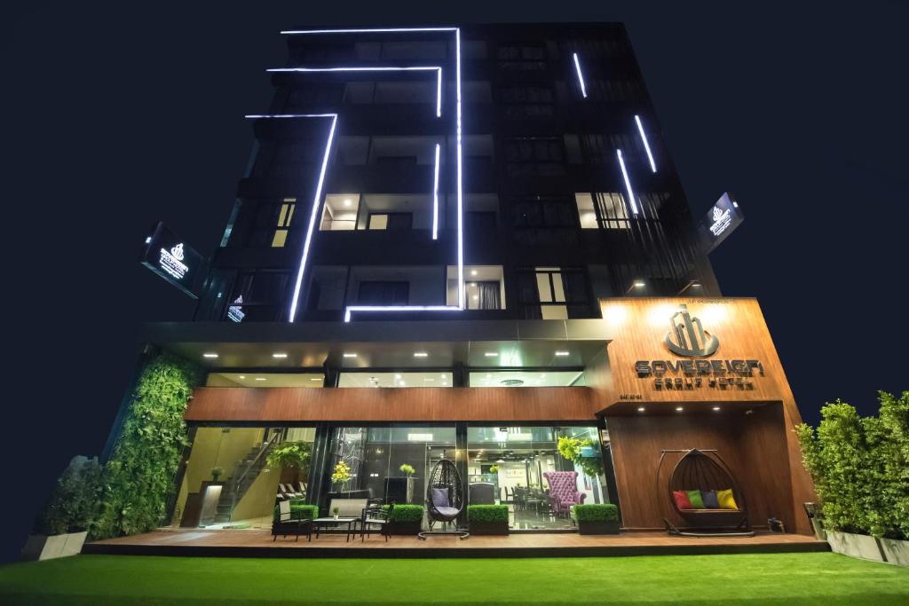 Sovereign Group Hotel at Pratunam photo 3
