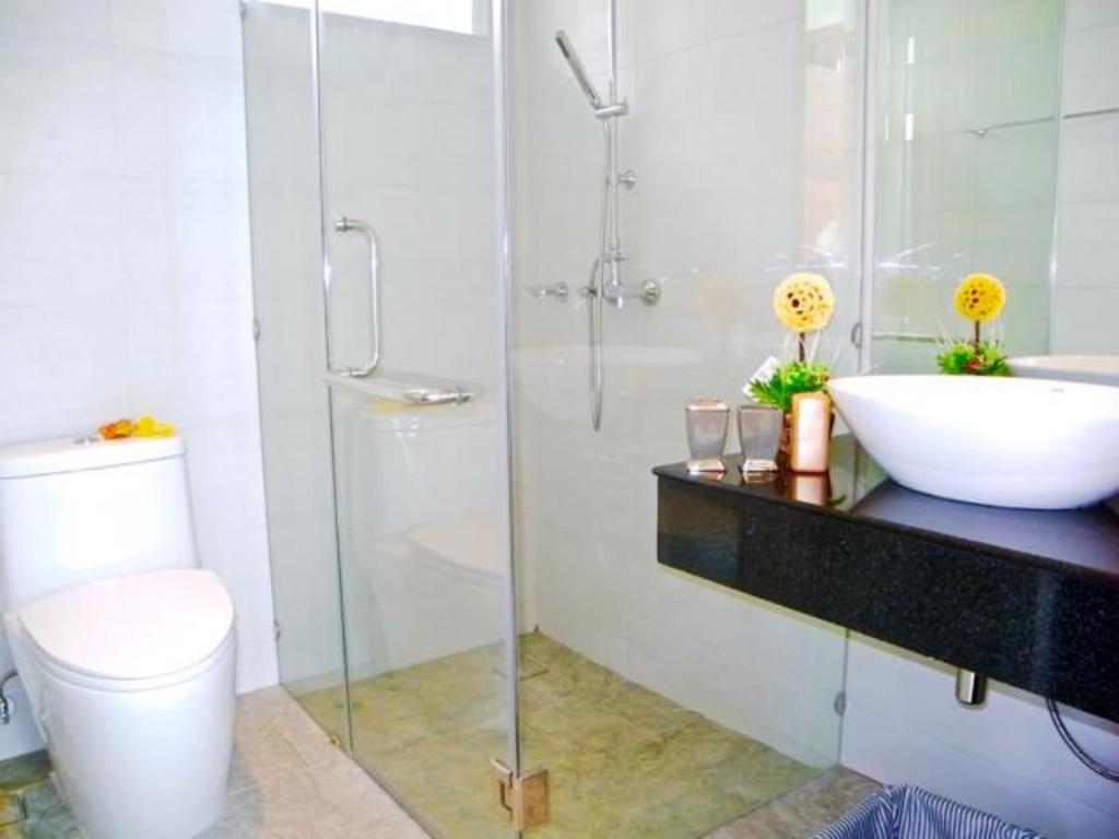 Skylight 2 bedrooms Villa in Kamala photo 3