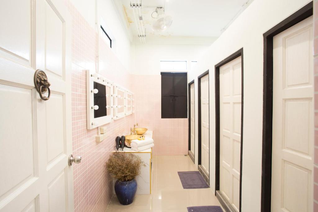 The Orientale Hostel photo 3