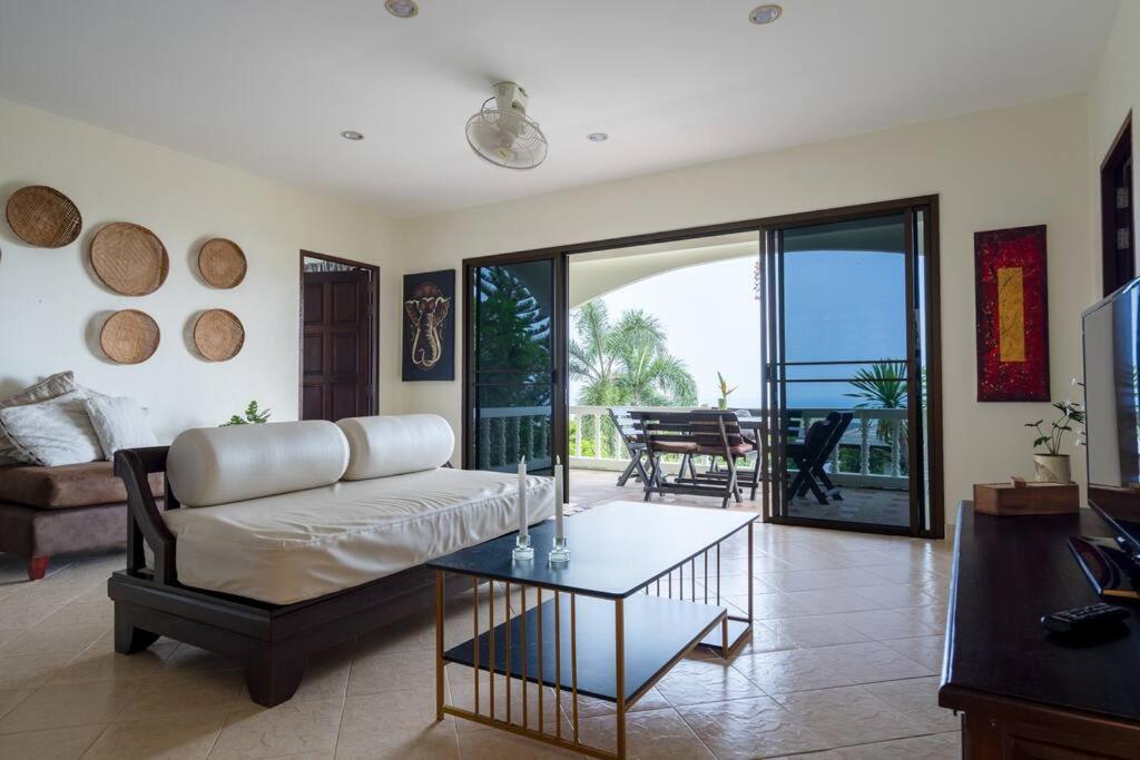Stunning Pool Villa with Sunset Sea Views photo 2