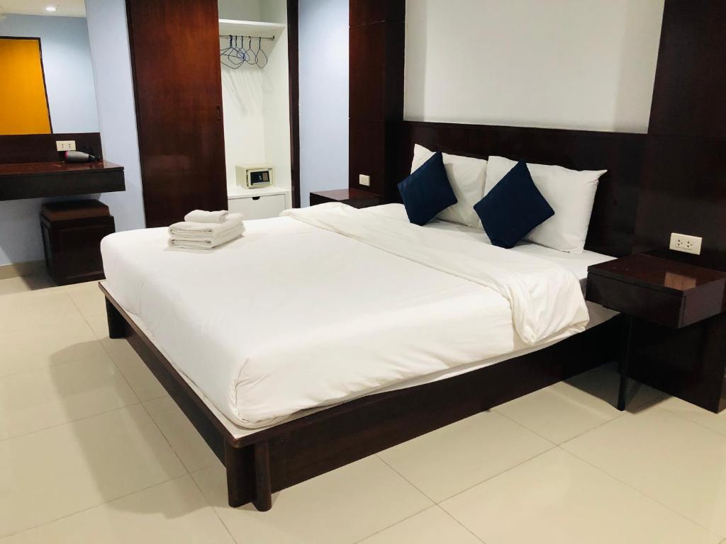 Royal Star Suites pattaya photo 2