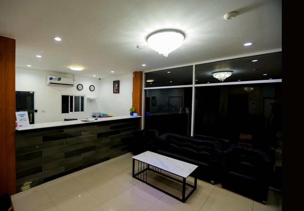 Royal Star Suites pattaya photo 3