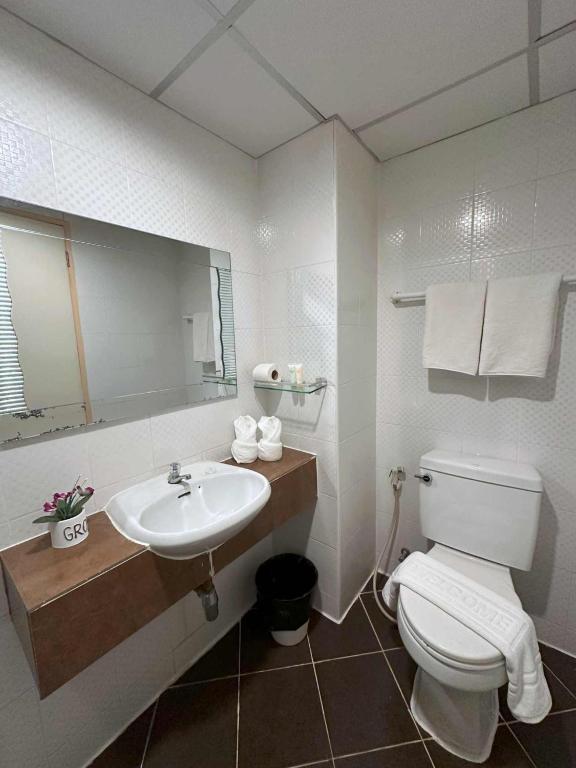 Aryan Suites Hotel photo 3