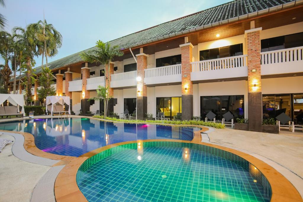 ETK Patong Resort photo 3