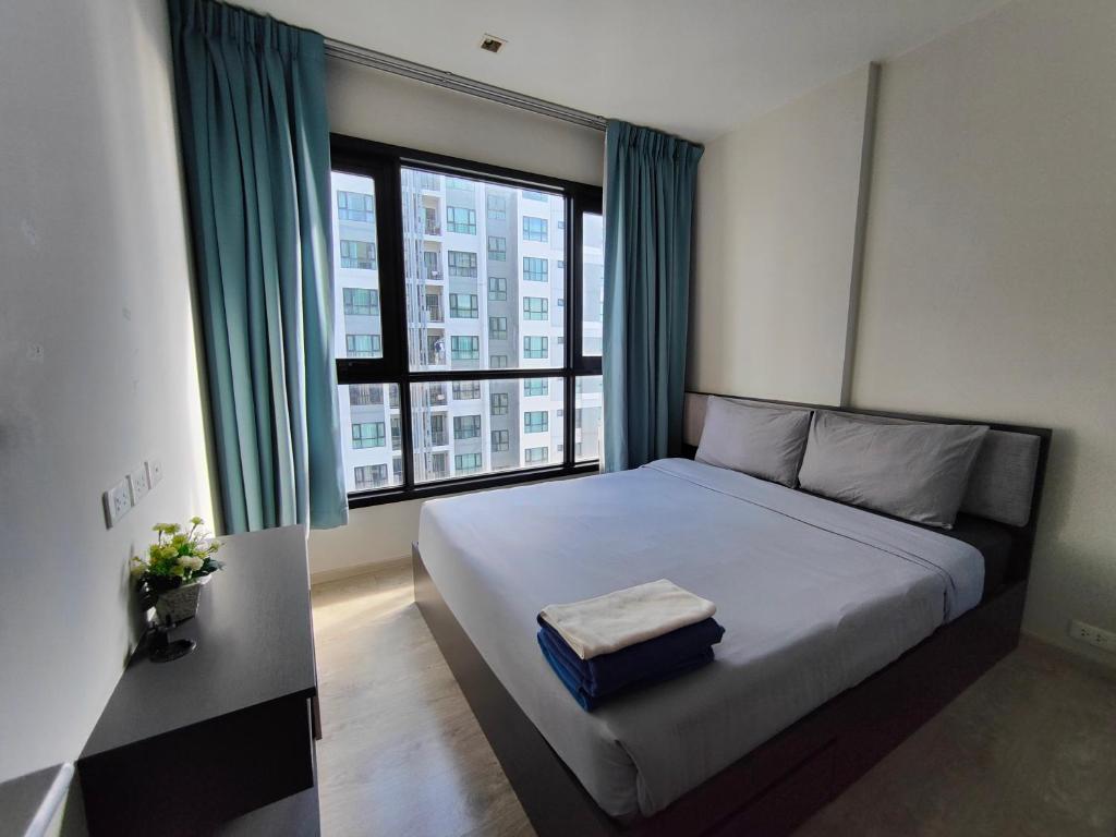 The base central Pattaya photo 2
