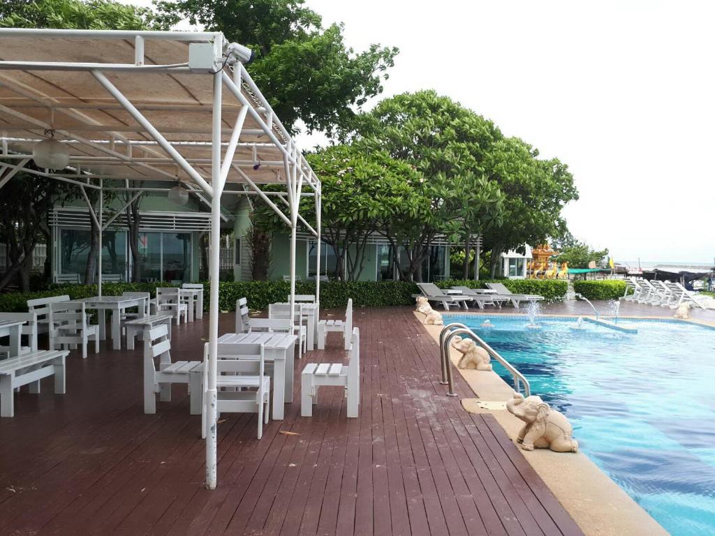 Sea-Sky Resort photo 2
