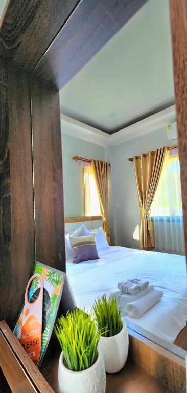 Sisters Real Escapes - Entire Villa photo 2