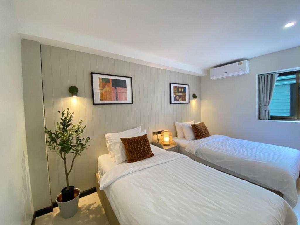 Sea Breeze Villa Patong photo 2