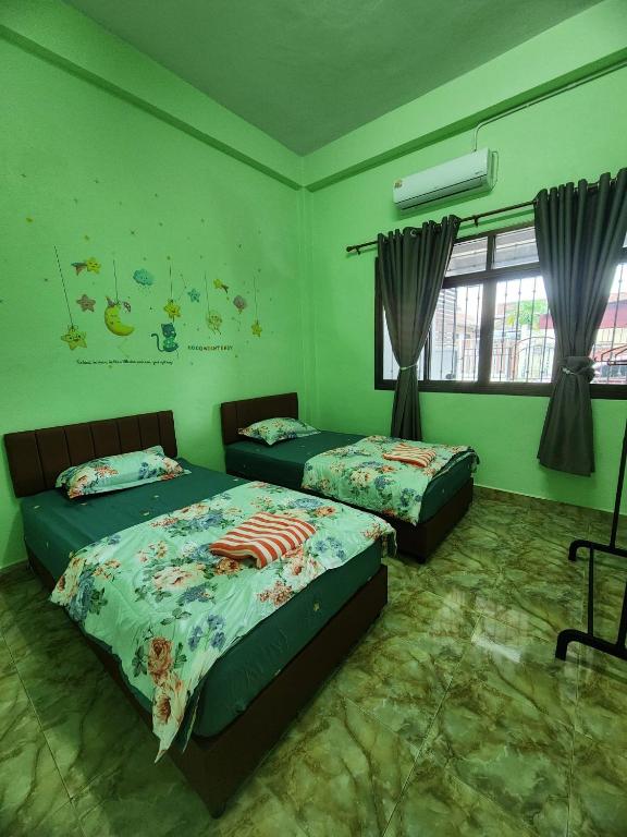 No 27 by Vince HomeStay Betong - 4 Bedroom photo 2