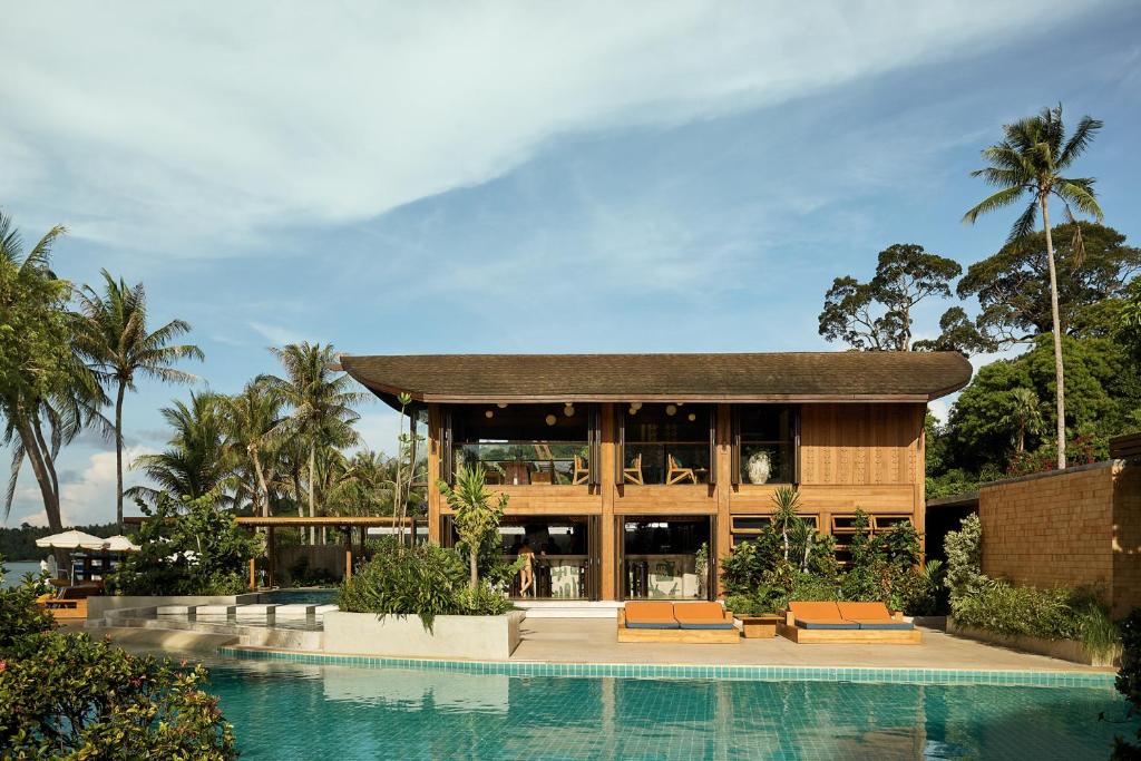 Barcelo Coconut Island photo 2