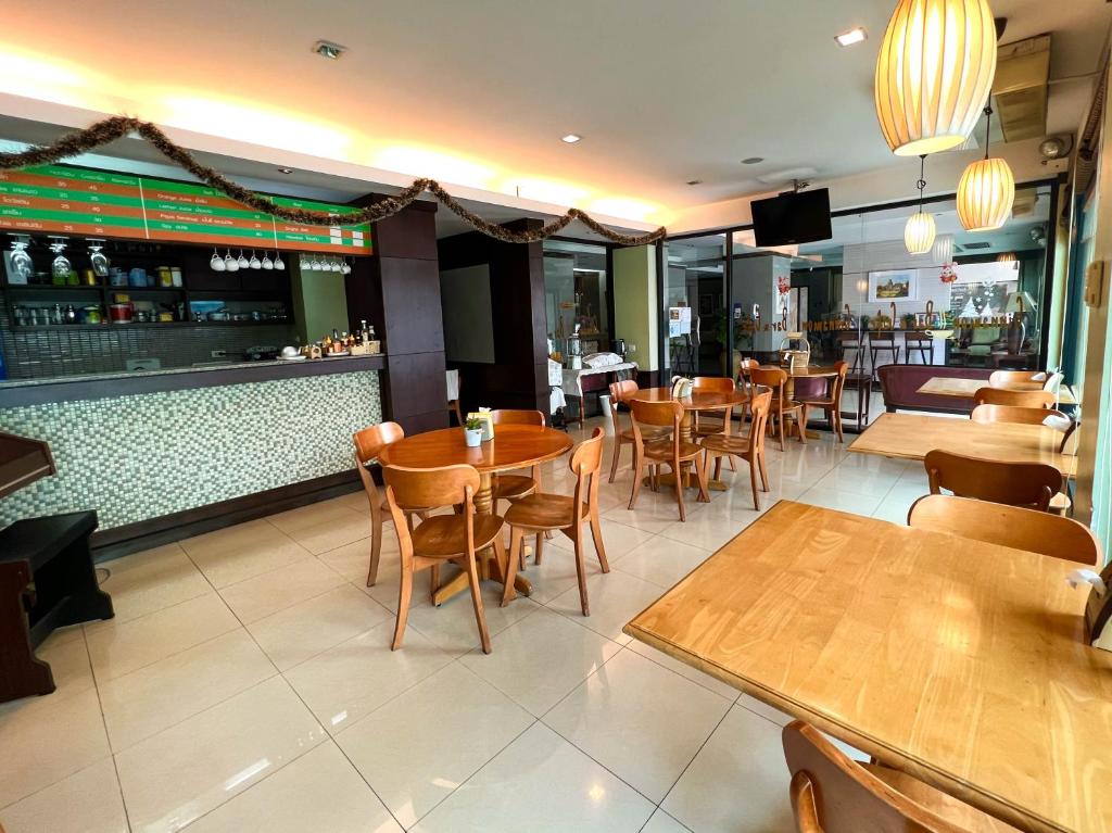 Srivichai Hotel photo 3
