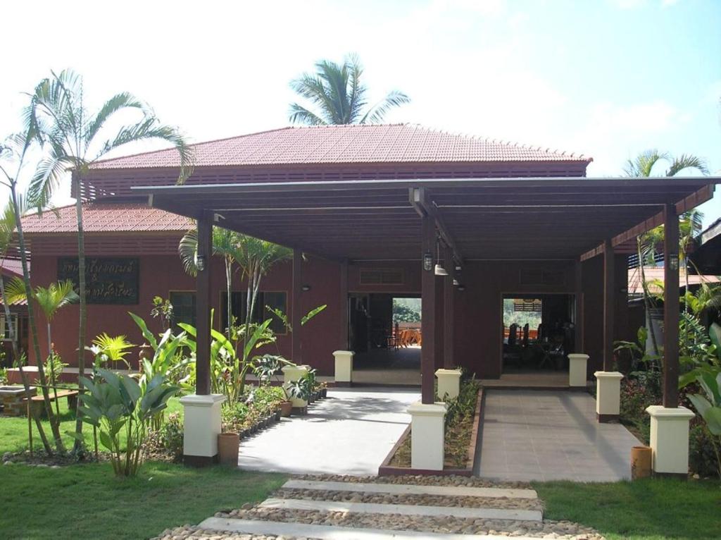 Tamarind Grand Resort Mae Sariang — photo 1
