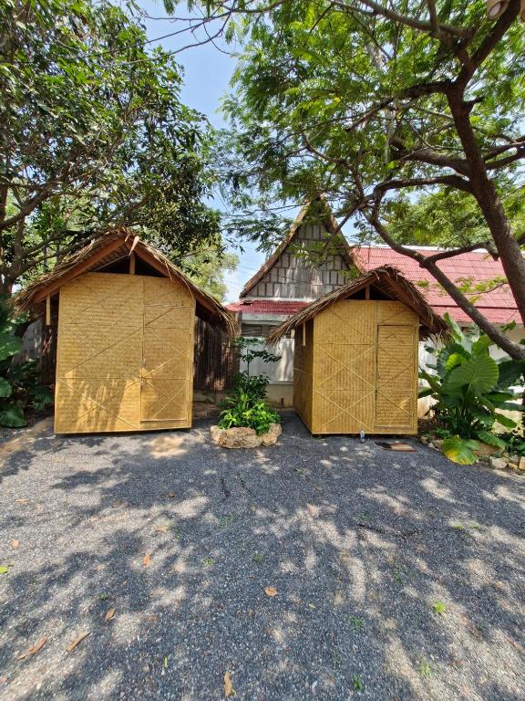 Samui Circus Studio and Ville - Hut Bungalow 1 — photo 1