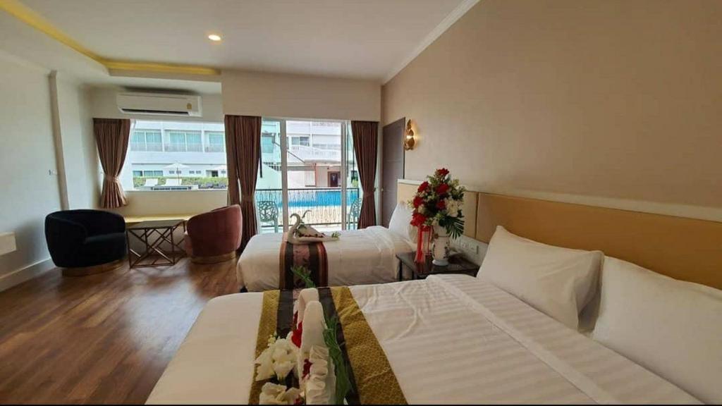 Swan Lake Hotel Sattahip photo 2