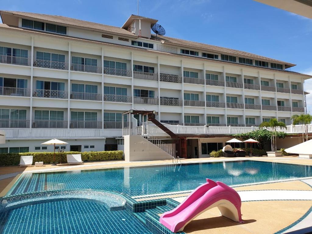 Swan Lake Hotel Sattahip photo 3