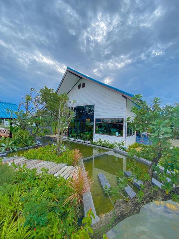 Srihome ยายศรีโฮมแอนแคมป์ปิ้ง — photo 1