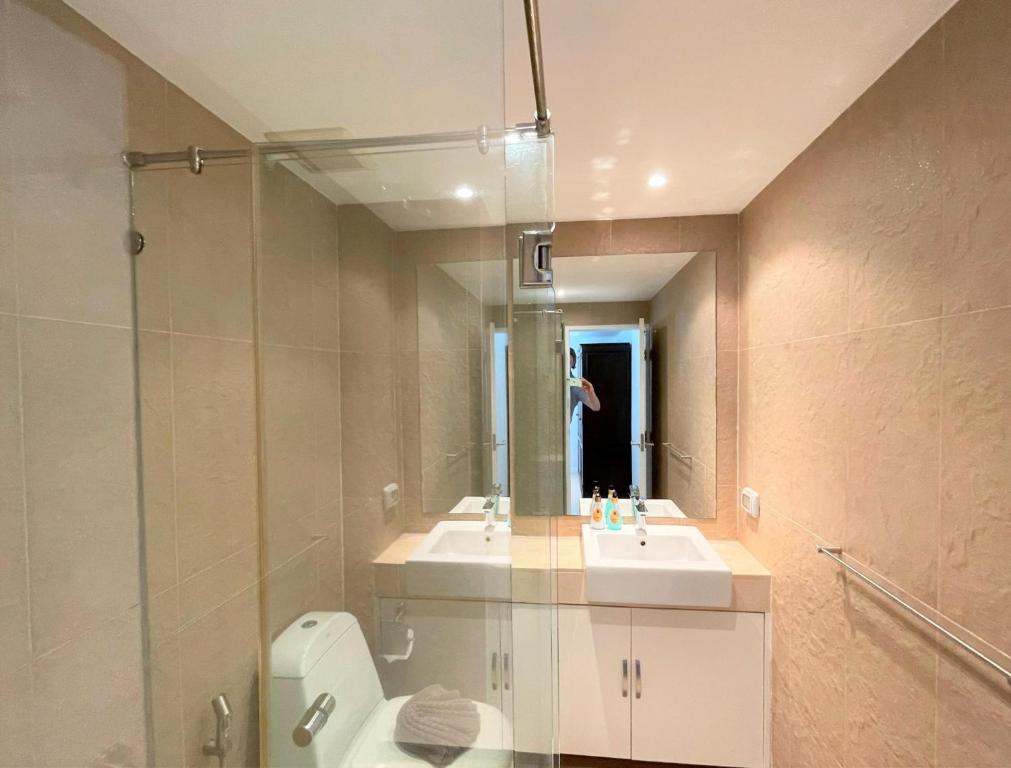 Spacious apartment at Kata Ocean View M11 photo 3