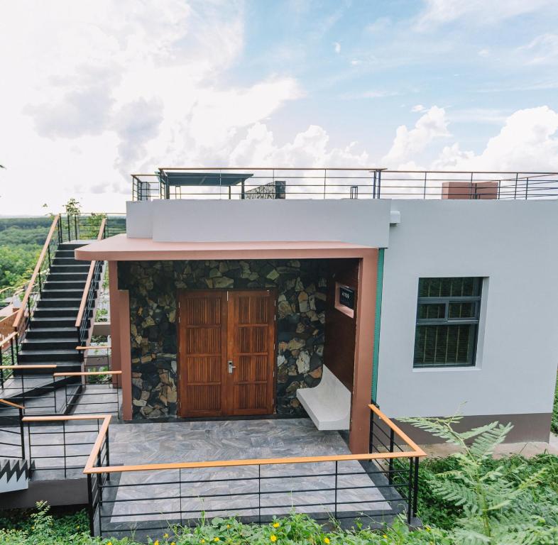 Sky Hill Villa SuratThani - SHA photo 3