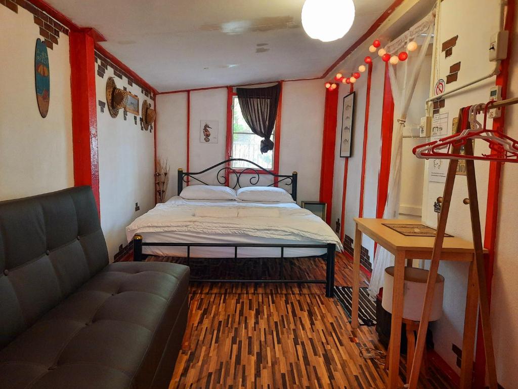 ThaiMex Cafe & Homestay Backpackers- Adults Only photo 2