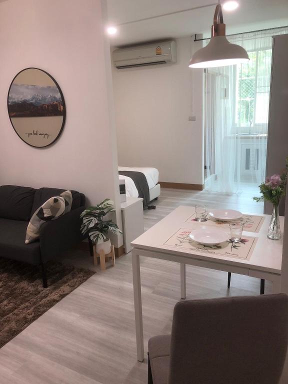 SR Land Condo :เอสอาร์ แลนด์ คอนโด photo 2